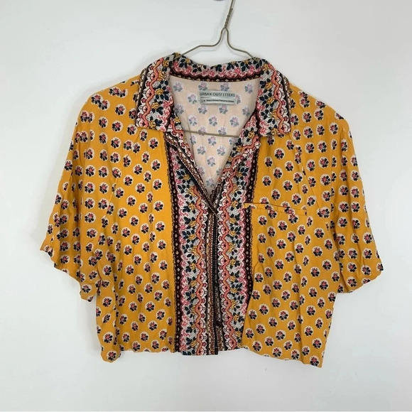 Urban Outfitters Yellow Flutter Sleeve Crop Blouse - Picture 2 of 10